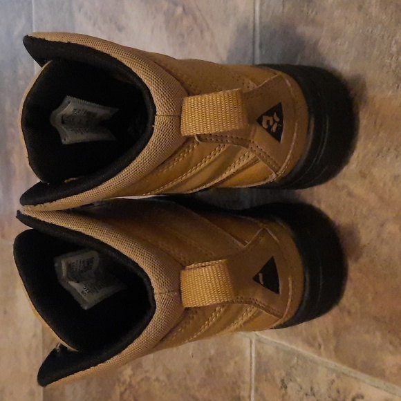 Nike ACG boots, size 11, tan - Picture 6 of 6